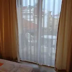 за гости