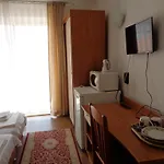за гости